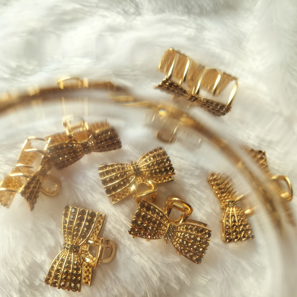 Claw Bow Studs
