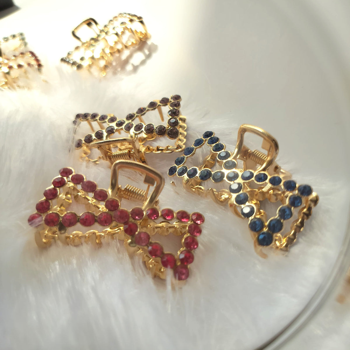Color Stud Bow Claw (Pack of 2)