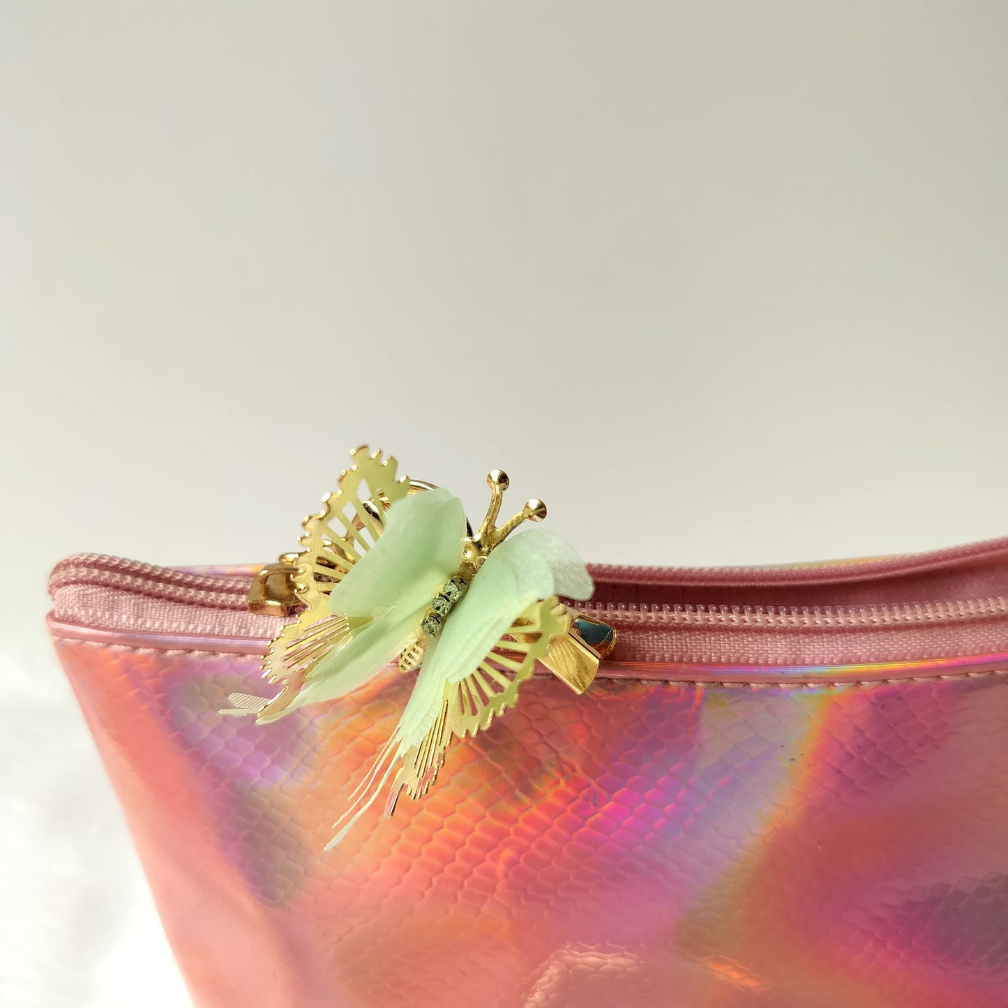 Shiny Butterflying Color Hair Clips (Pack of 2)
