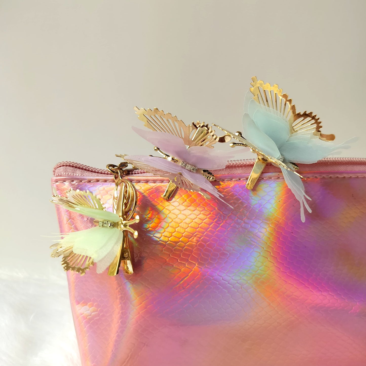 Shiny Butterflying Color Hair Clips (Pack of 2)