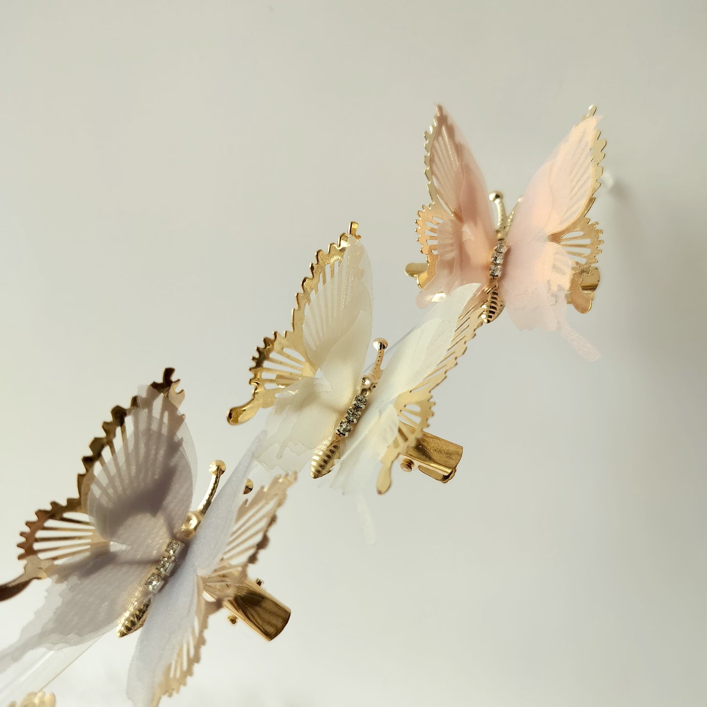 Shiny Butterflying Color Hair Clips (Pack of 2)