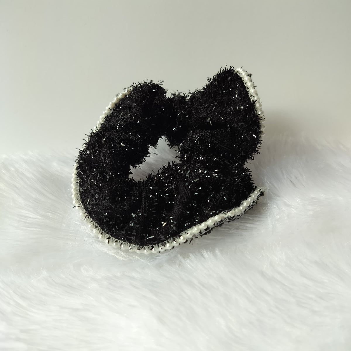 Scrunchy Black Shimmer Pearl