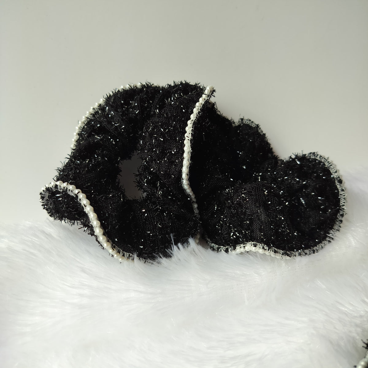 Scrunchy Black Shimmer Pearl